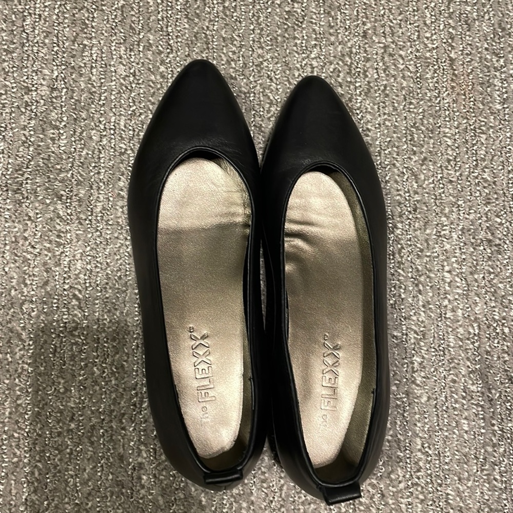 Women’s Flexx Shoes